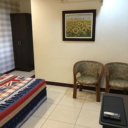 Hefeng Ting Homestay Hengchun Old Town Exterior foto
