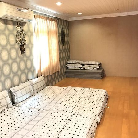 Hefeng Ting Homestay Hengchun Old Town Exterior foto