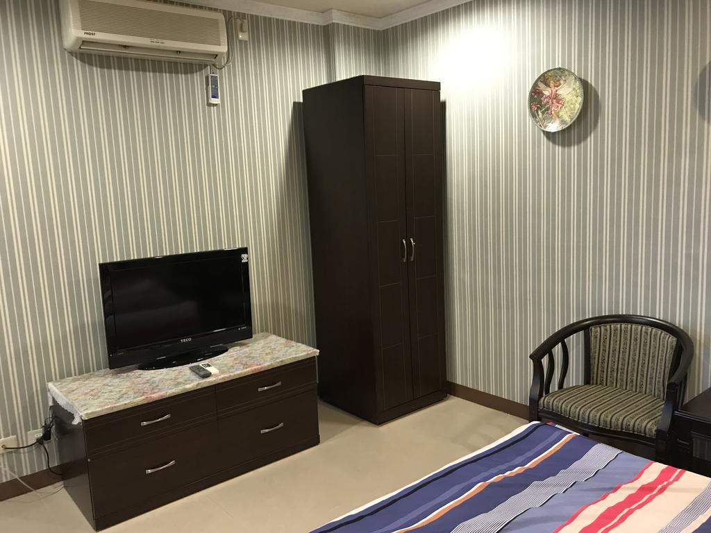 Hefeng Ting Homestay Hengchun Old Town Exterior foto