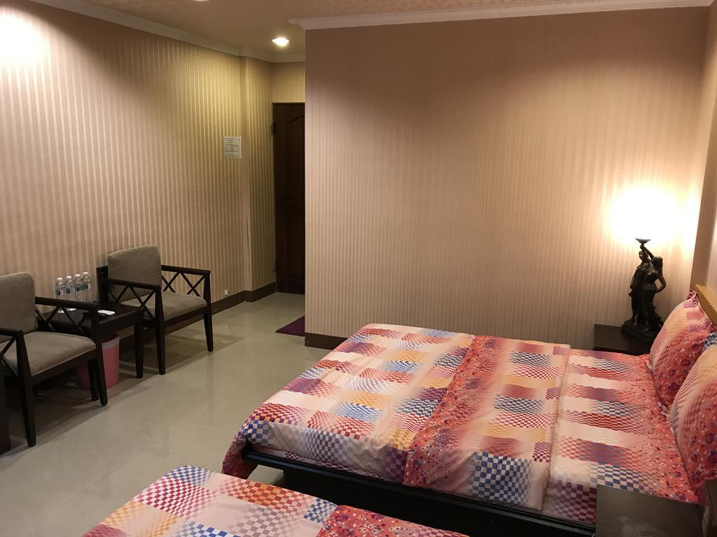 Hefeng Ting Homestay Hengchun Old Town Exterior foto