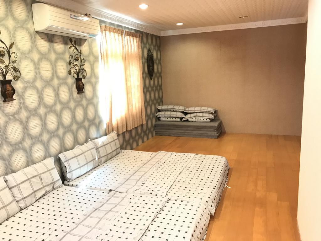Hefeng Ting Homestay Hengchun Old Town Exterior foto